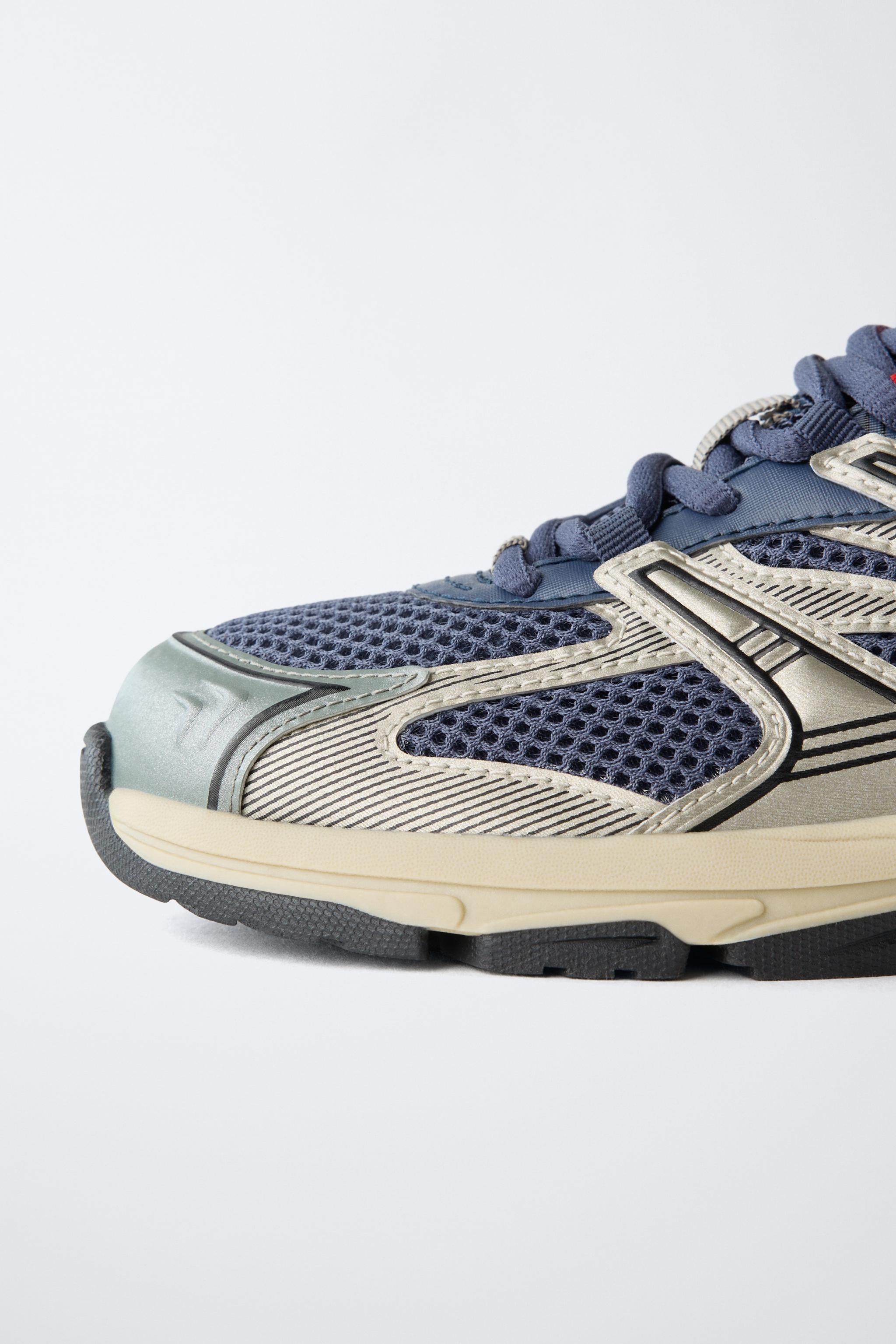 MESH SNEAKERS
